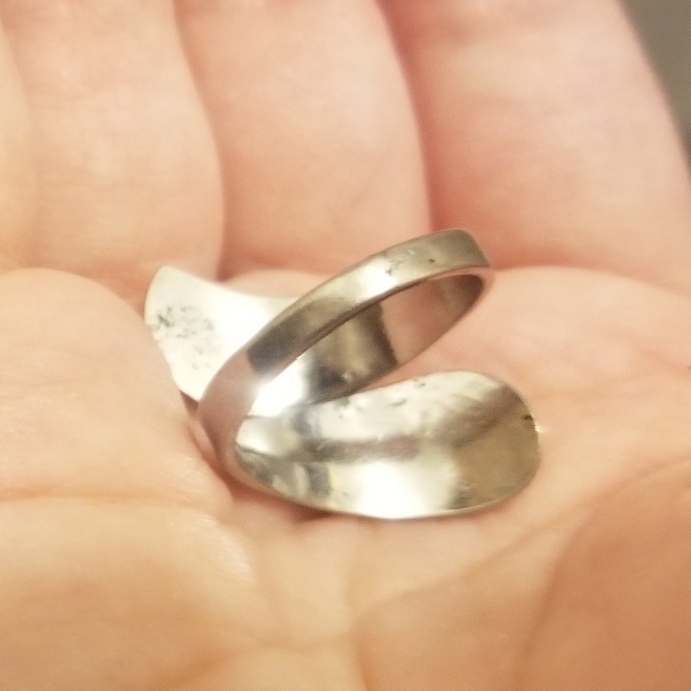 Vtg silvertone Asian-themed bypass ring - Picture 14 of 14